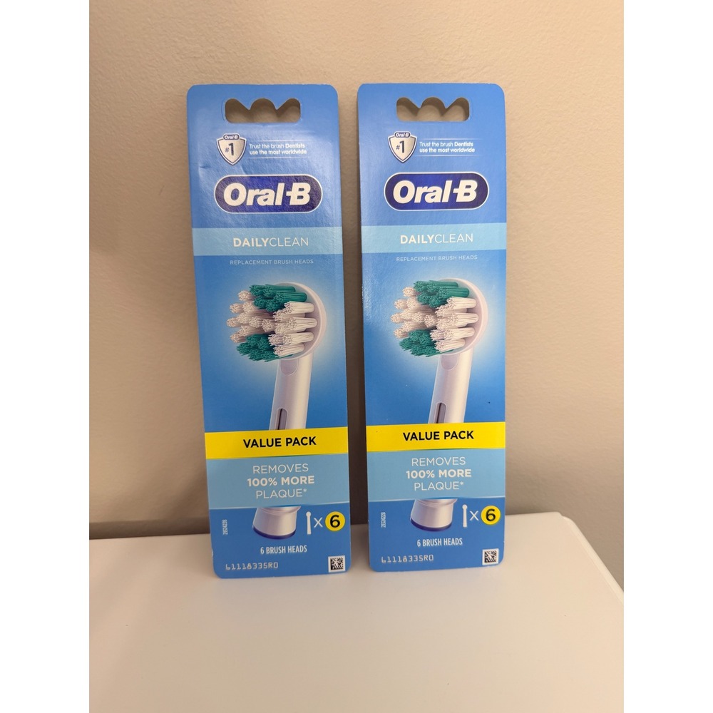 Oral-B Daily Clean Replacement Brush Heads Unisex 12 Count White Blue‎ NWT